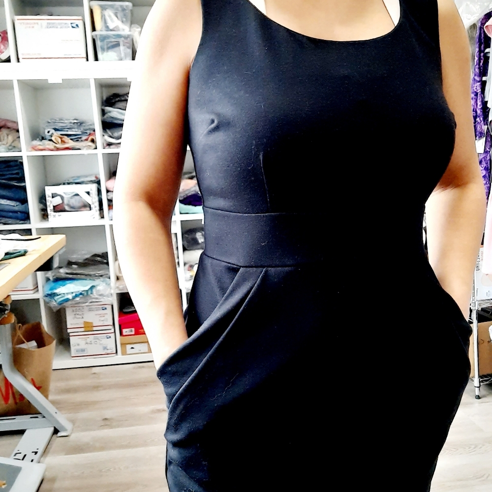 Black Dress - Picture 4 of 16